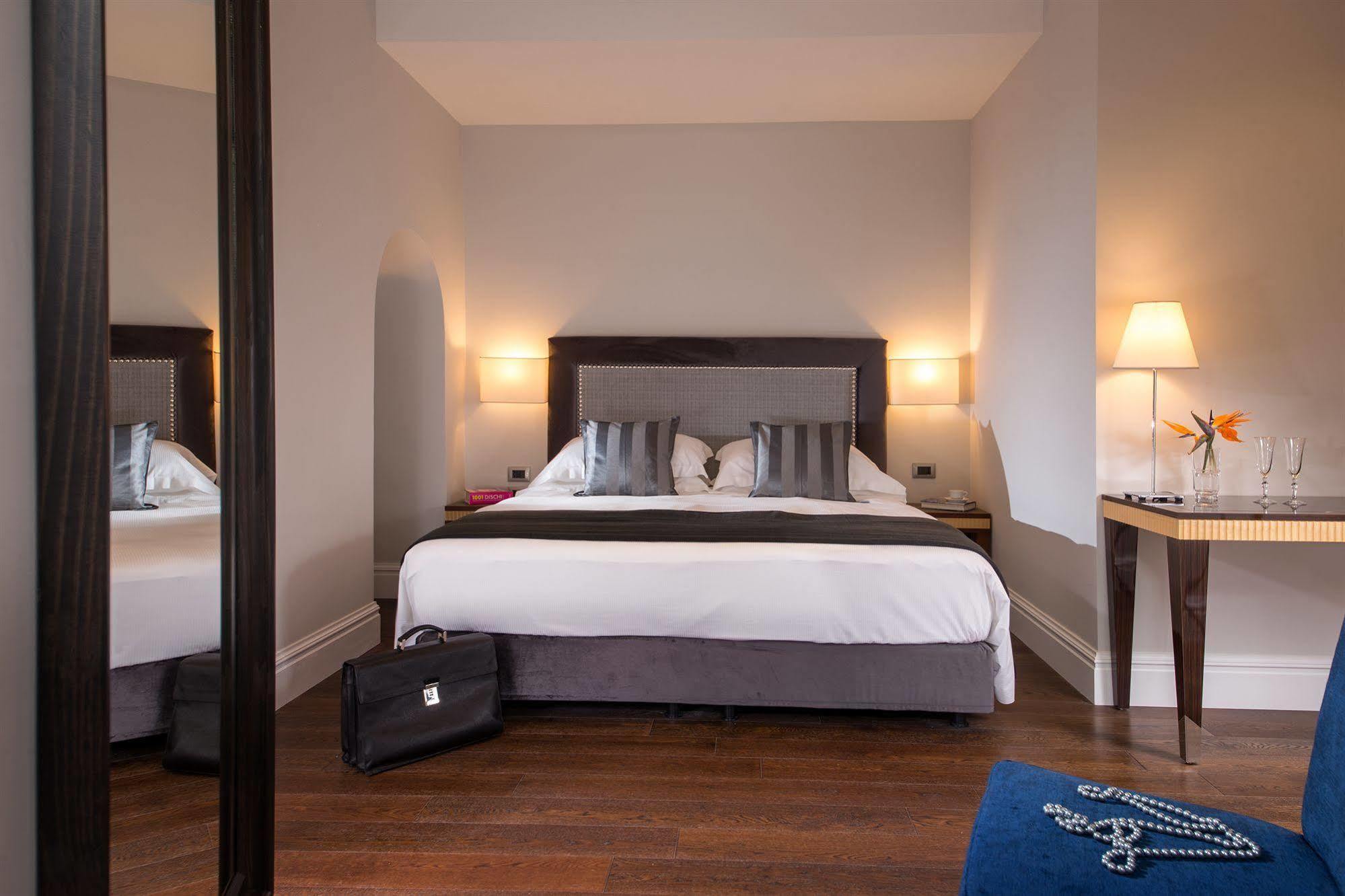 Tridente Suites Rome Bagian luar foto